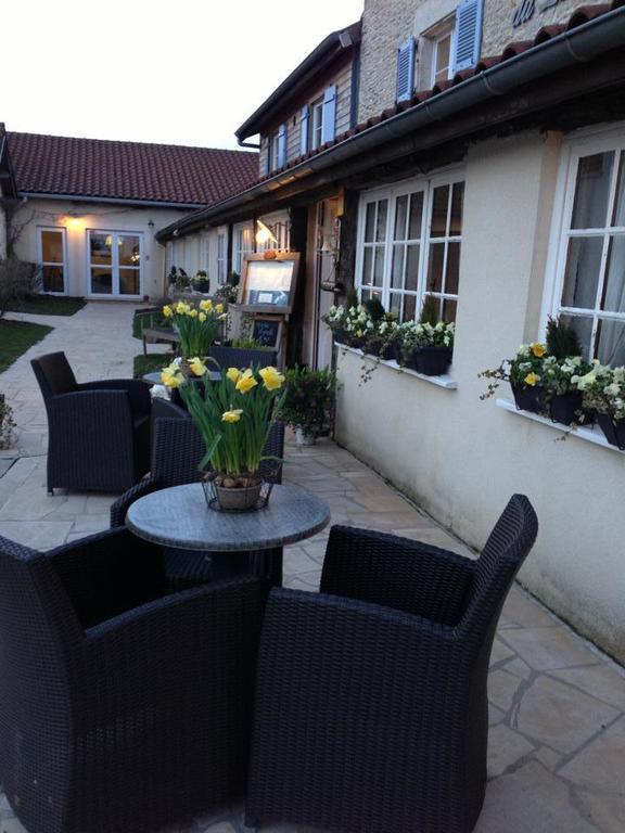 Logis Hotel La Grange Du Relais Colombey-les-Deux-Eglises Exterior photo
