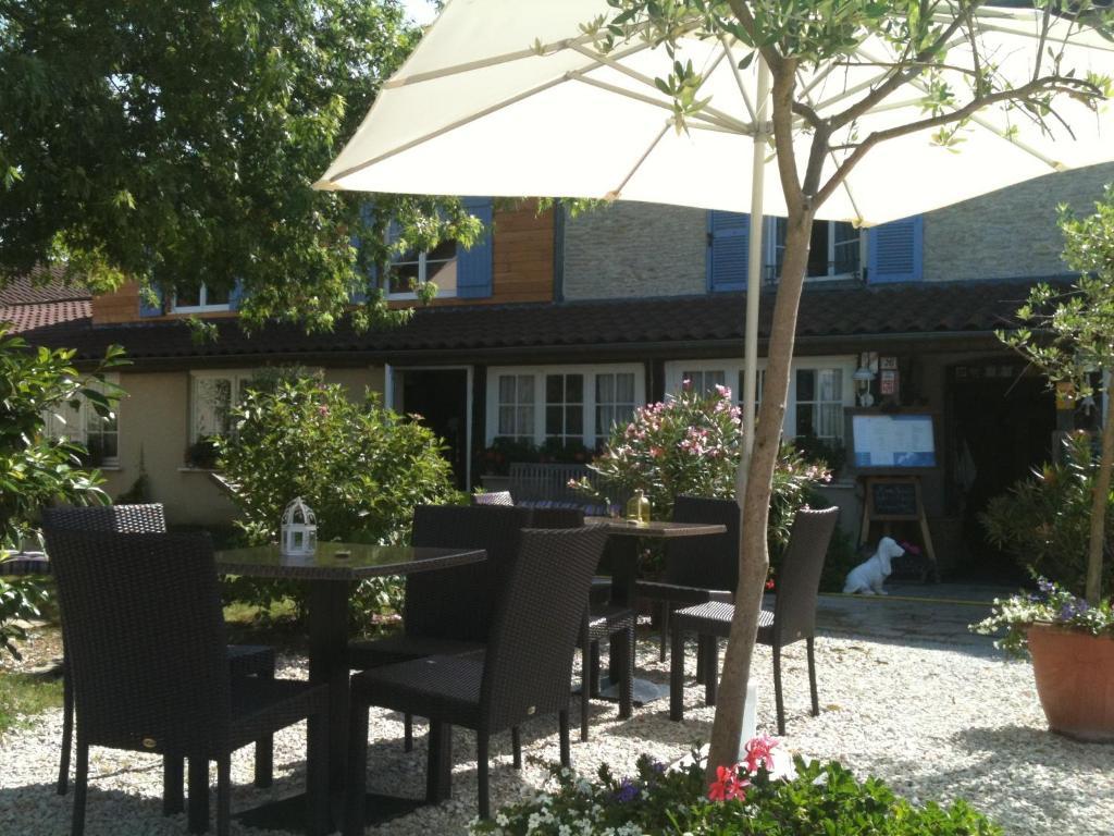 Logis Hotel La Grange Du Relais Colombey-les-Deux-Eglises Exterior photo